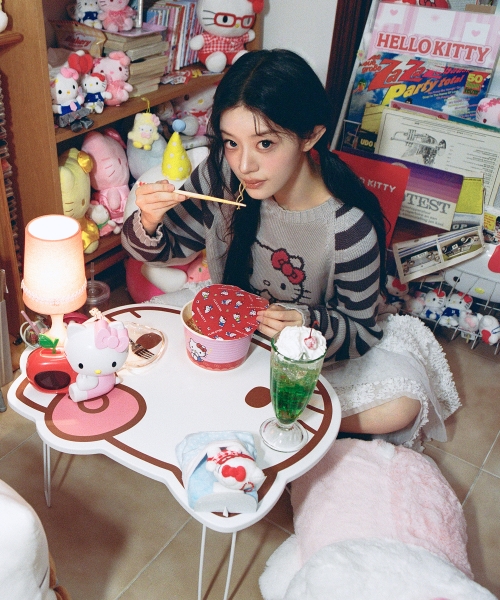 HELLO KITTY NERDY STRIPE RAGLAN KNIT [GREY]
