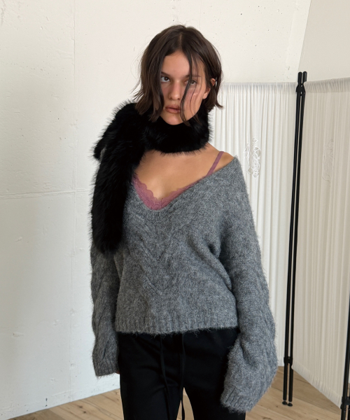 TWIST DEEP V KNIT (MELANGE GREY)