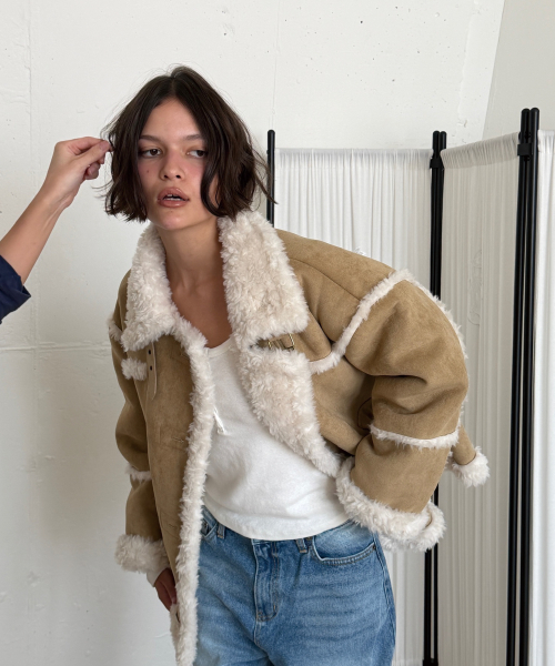 LINE SHEARLING MUSTANG (BEIGE)