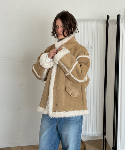 LINE SHEARLING MUSTANG (BEIGE)