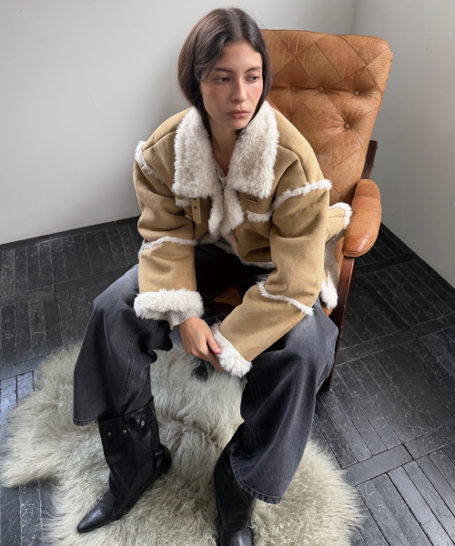 LINE SHEARLING MUSTANG (BEIGE)