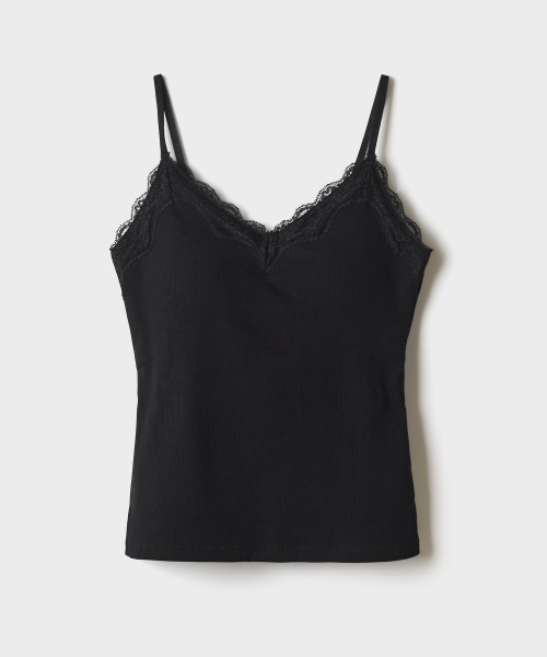 [BRA-IN] Fleece-Lined Lace V-Neck Tank With Built-In Cups_SPRNG4TA01