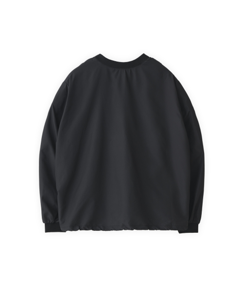 V-neck wind shell pullover in varsity black