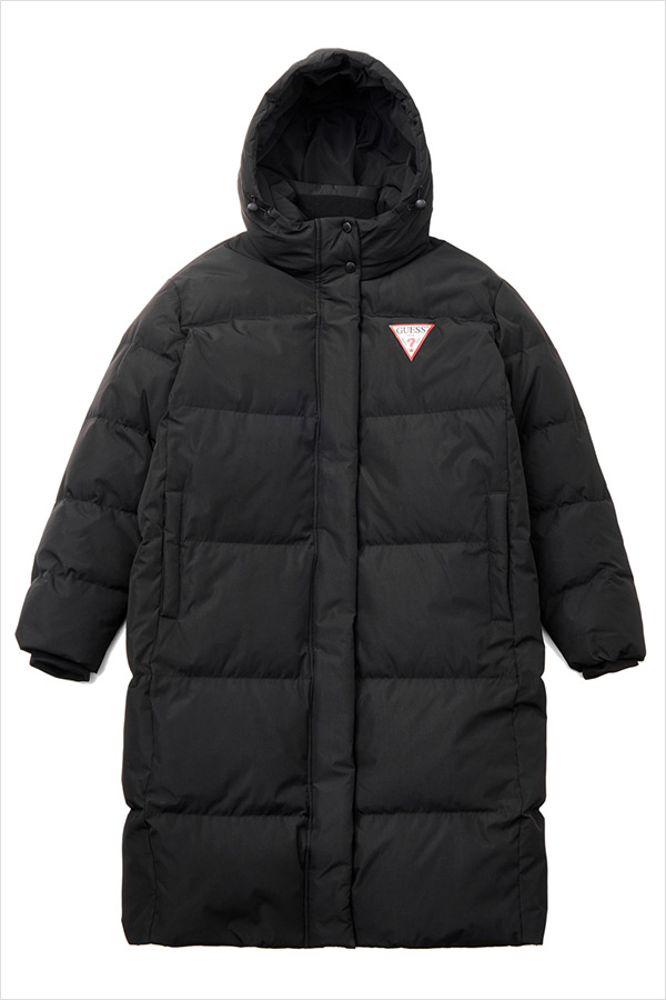 오직 로고로 멋을 낸 패딩 오직 로고로 멋을 낸 패딩