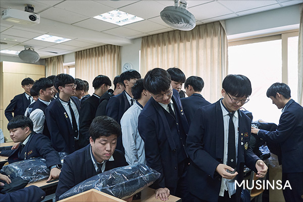 내셔널지오그래픽의 롱패딩으로 우리 반 합체! 내셔널지오그래픽의 롱패딩으로 우리 반 합체!