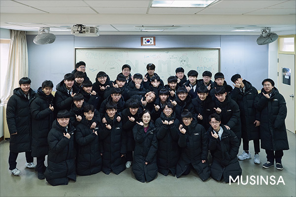 내셔널지오그래픽의 롱패딩으로 우리 반 합체! 내셔널지오그래픽의 롱패딩으로 우리 반 합체!
