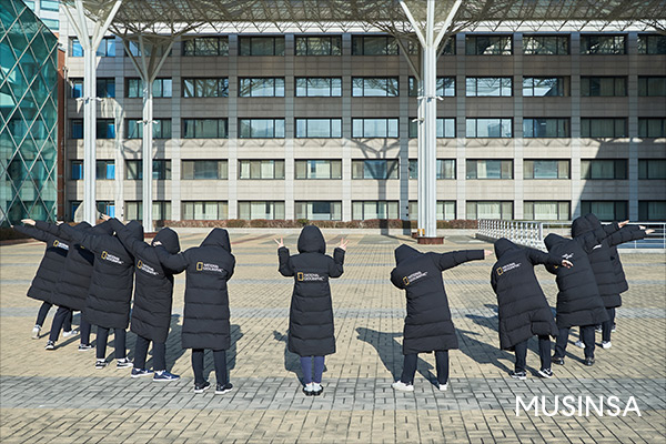 내셔널지오그래픽의 롱패딩으로 우리 반 합체! 내셔널지오그래픽의 롱패딩으로 우리 반 합체!