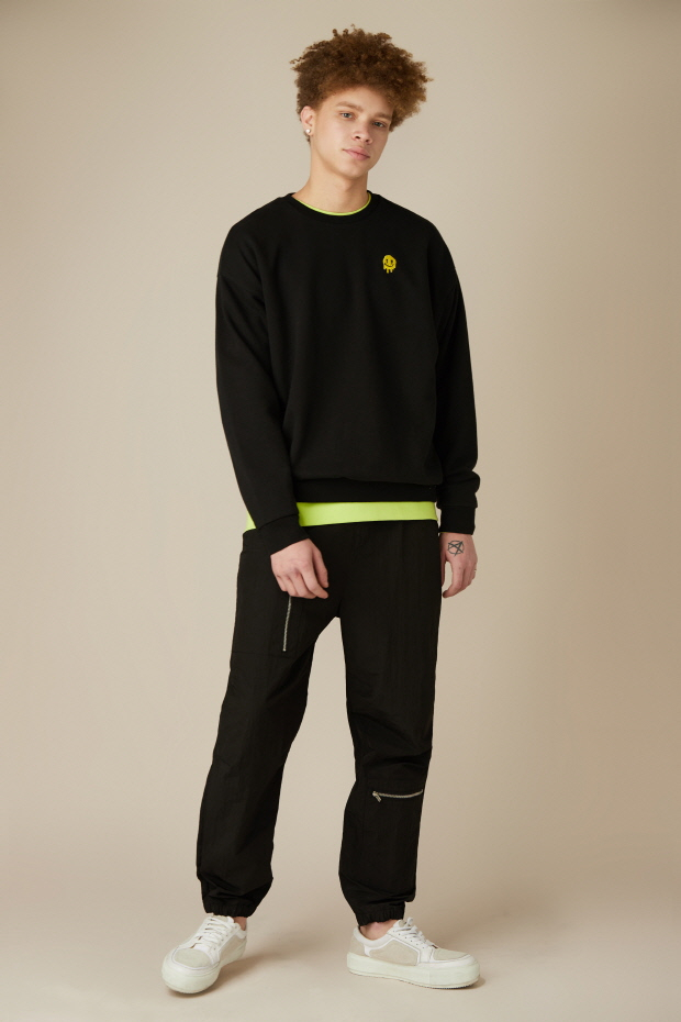 무신사 스페셜 이슈 : 위트를 더해 완성한 커스텀멜로우(CUSTOMELLOW) 19 S/S 온라인 컬렉션 한정 발매 | 무신사