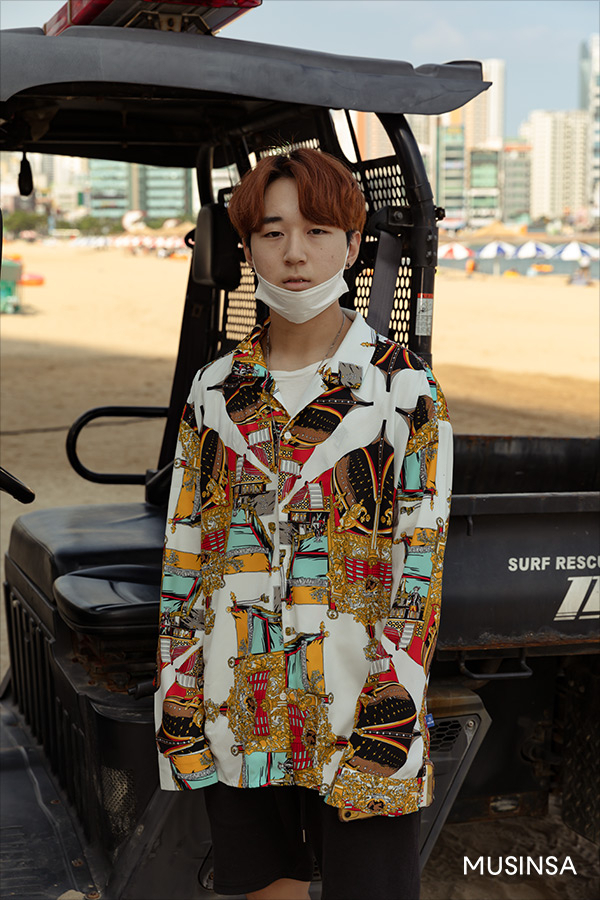 ‘온스트릿’이 만난 휴가철 부산 패피들의 핫서머 스타일링 ‘온스트릿’이 만난 휴가철 부산 패피들의 핫서머 스타일링