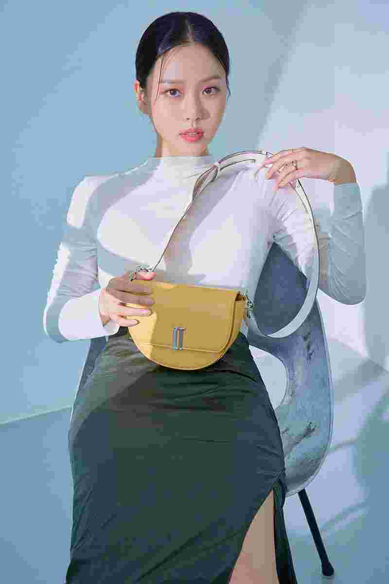 제이에스티나_＇제이에스티나 × 고민시＇ 21 가을/겨울 핸드백 컬렉션