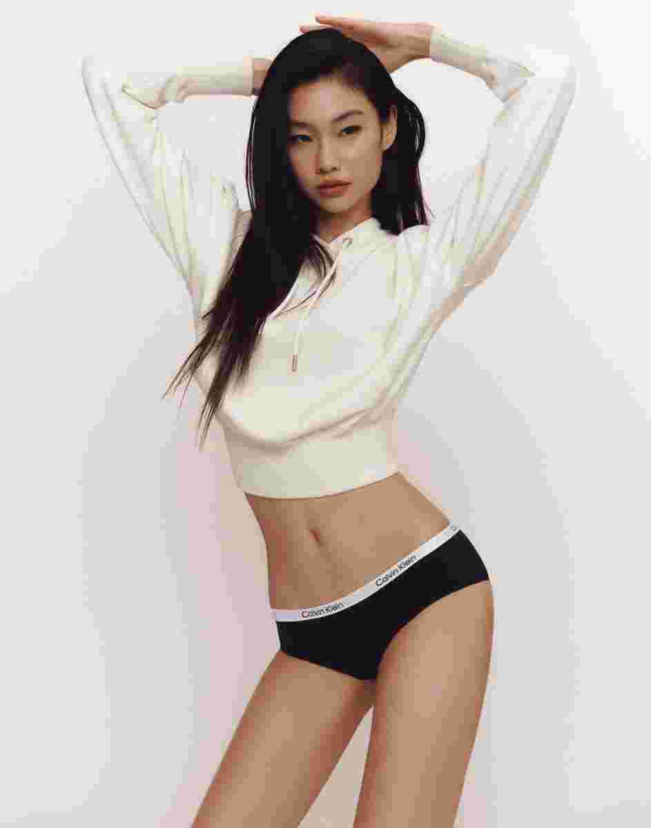 전 세계를 점령한 정호연의 캘빈클라인 언더웨어 2022 봄 화보 | 무신사