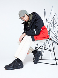 아웃사이더, 바이 초이스 703.