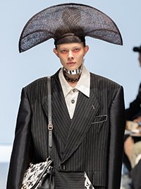 한국 복식을 낯설게 하기