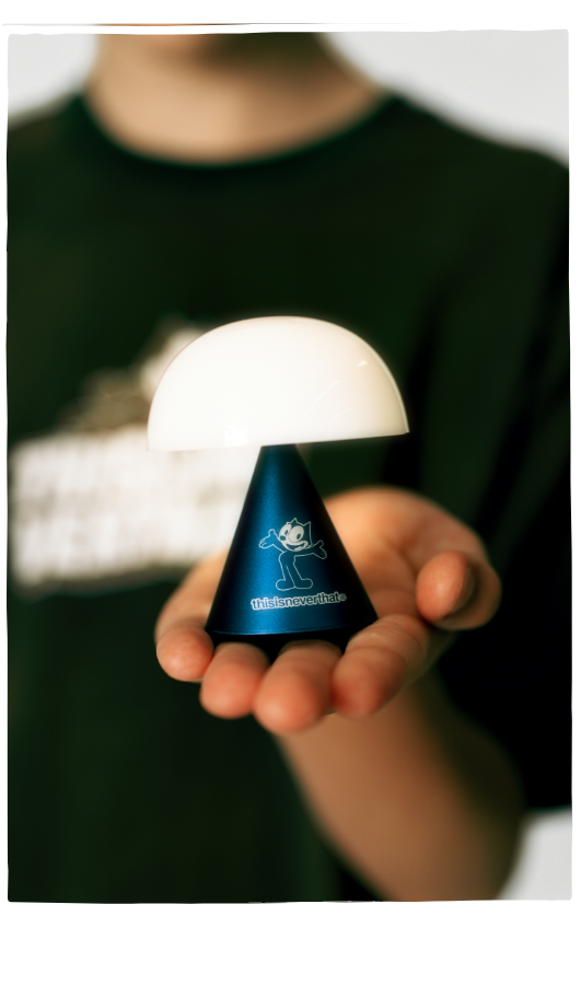 디스이즈네버댓과 펠릭스 더 캣