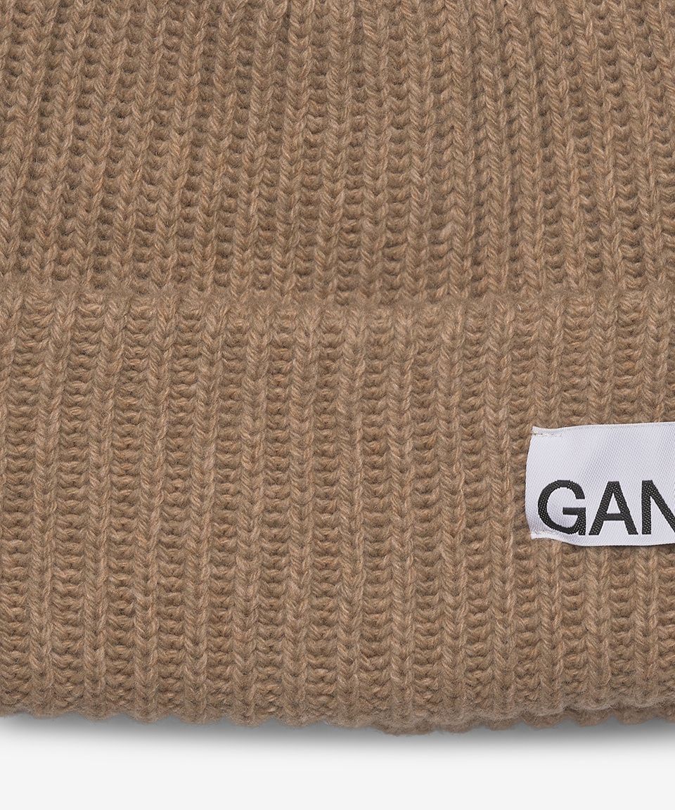 MUSINSA | GANNI Logo Patch Ribbed Beanie - Dark Beige / A4429573