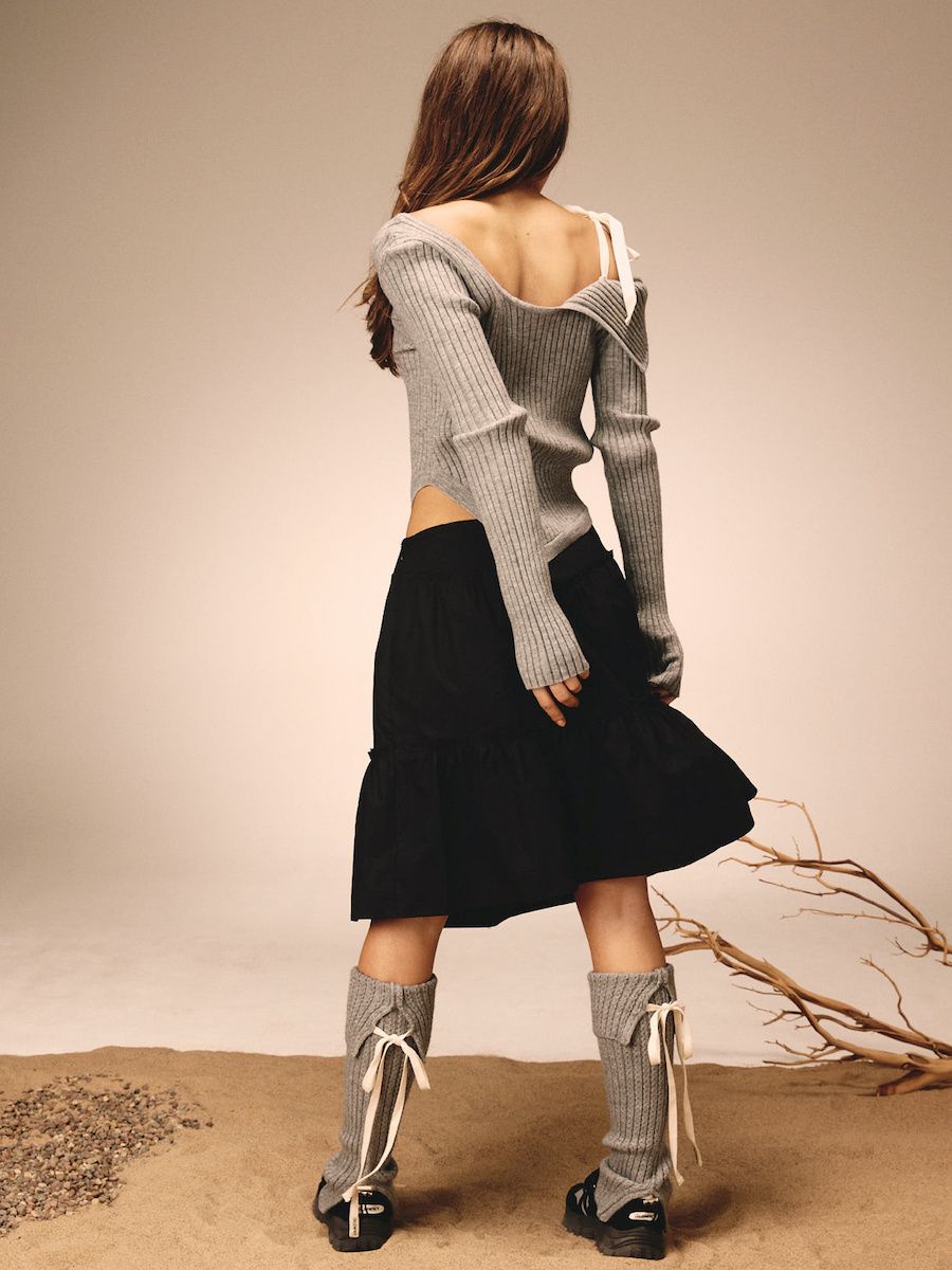 MUSINSA公式 | GLOWNY ISA ASYMMETRICAL KNIT TOP (GRAY)