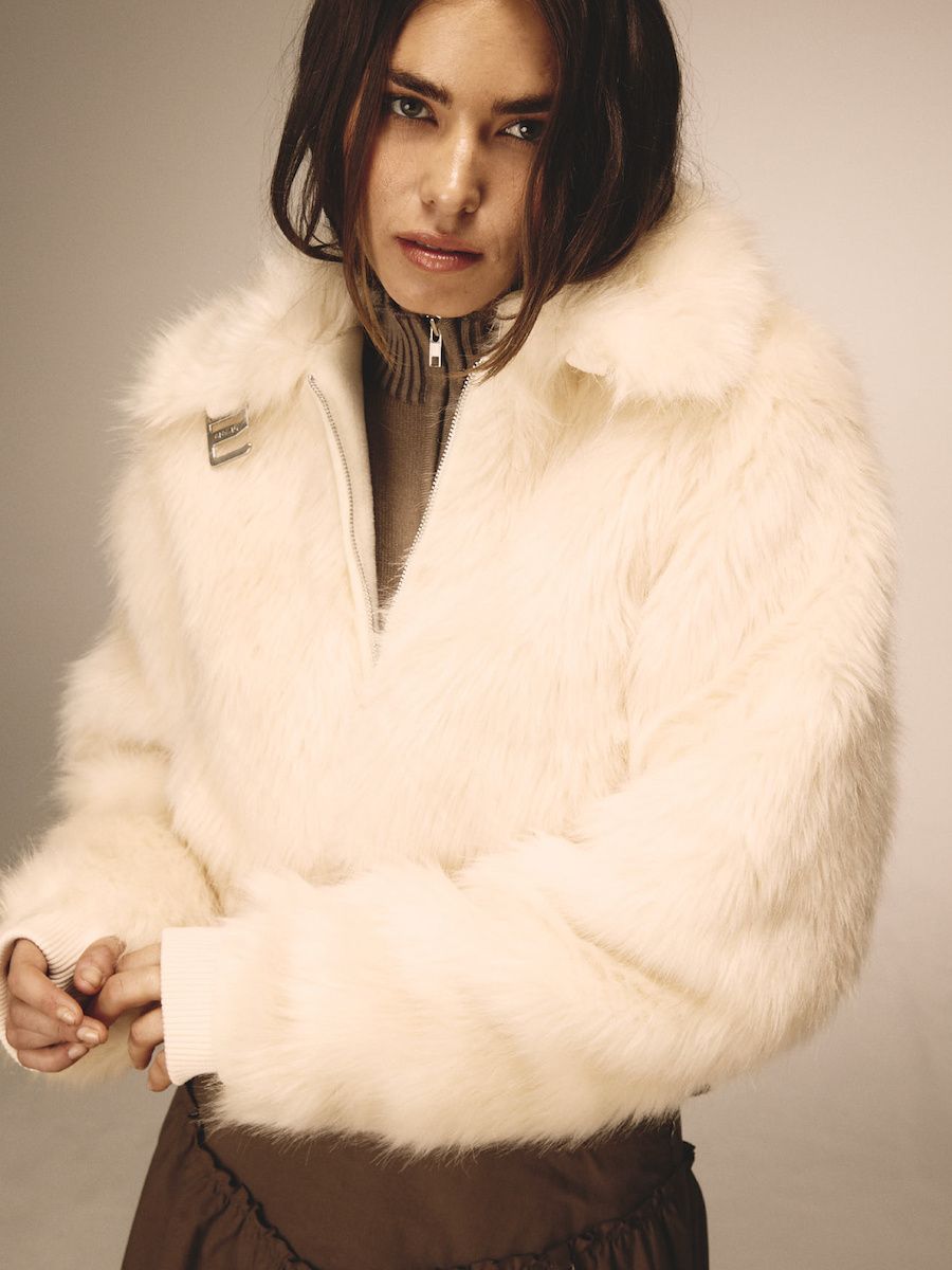 MUSINSA公式 | GLOWNY LIVAN FUR JACKET (IVORY)