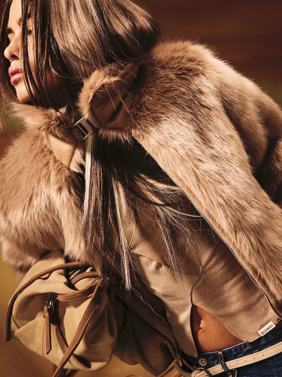 MUSINSA公式 | GLOWNY LIVAN FUR JACKET (CAMEL)